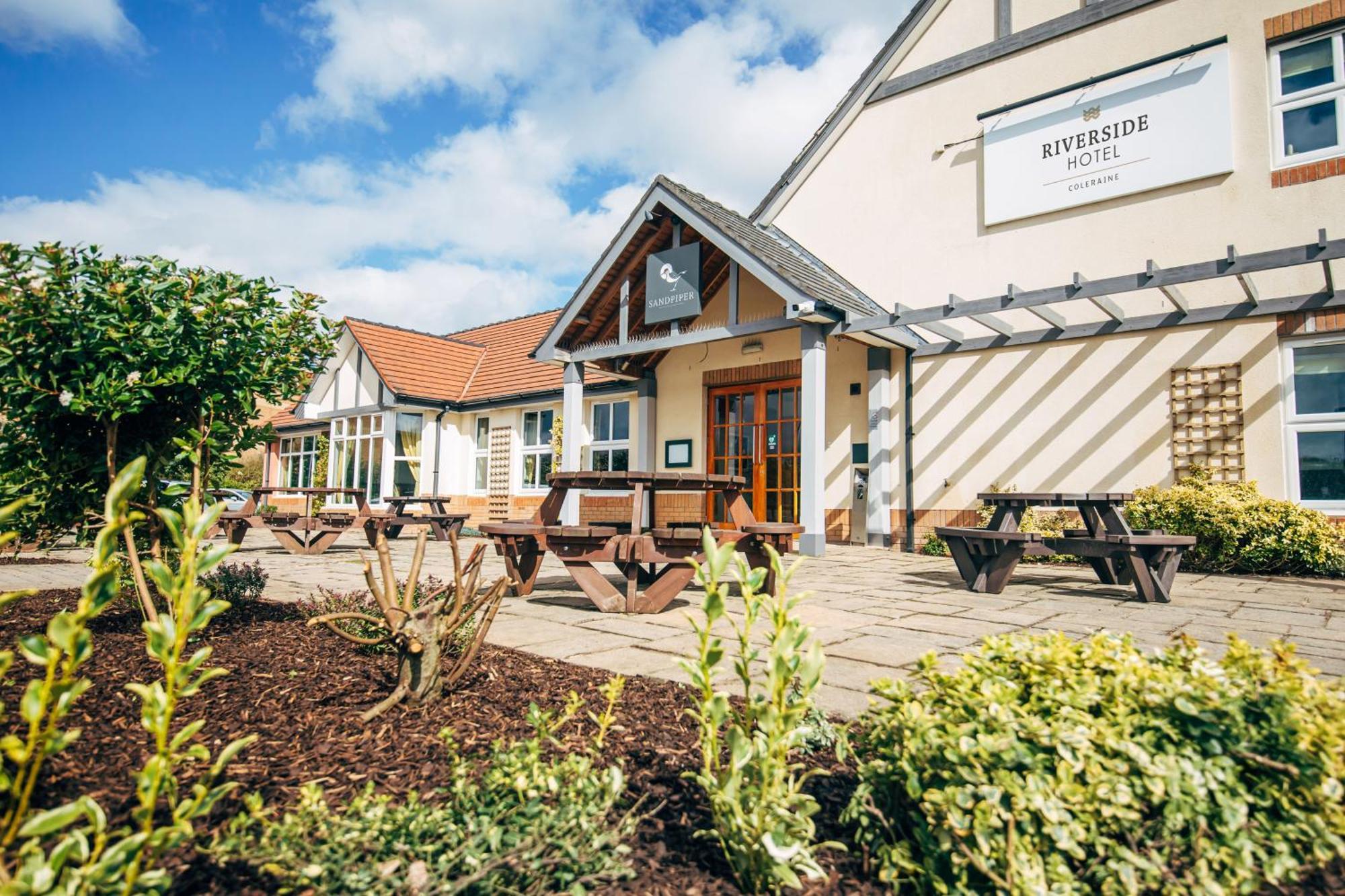 Ibis Coleraine Riverside Exterior foto